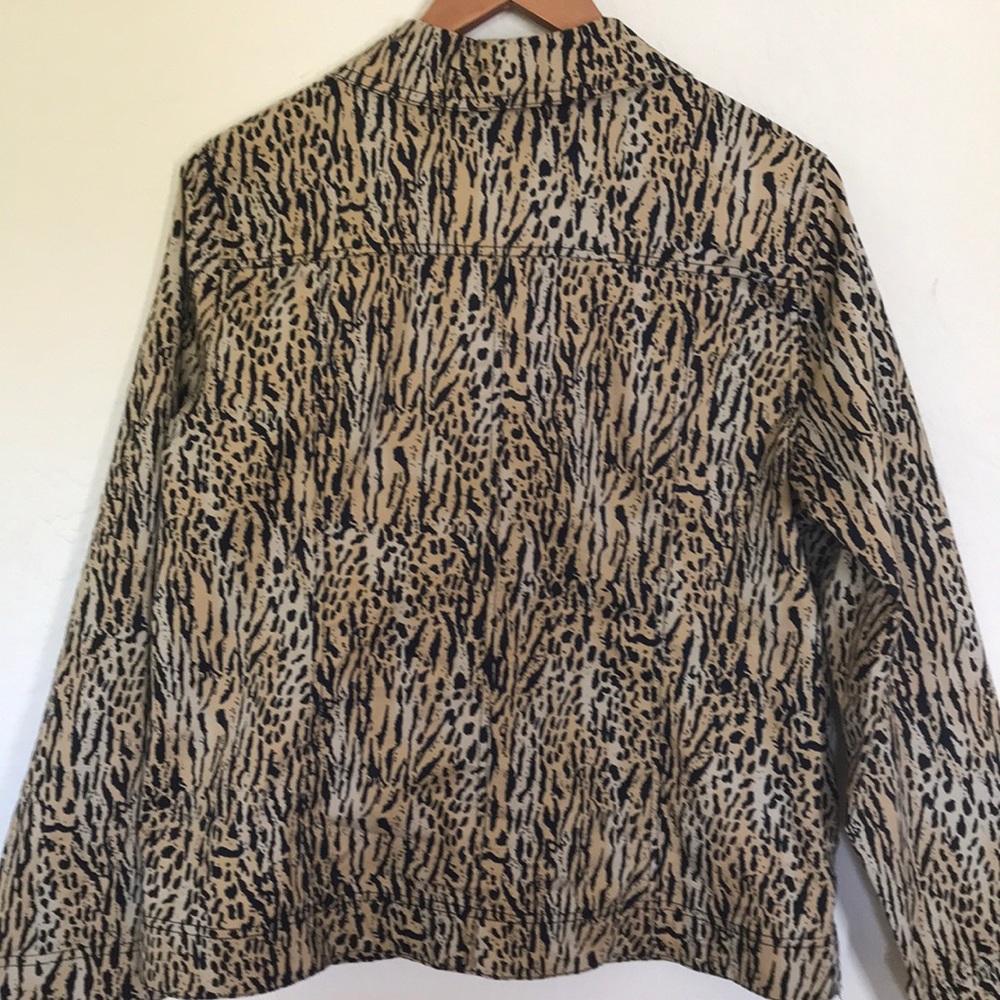 Short Jacket - Picture 2 of 2